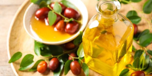 Aceite de jojoba beneficios para una rutina de belleza completa