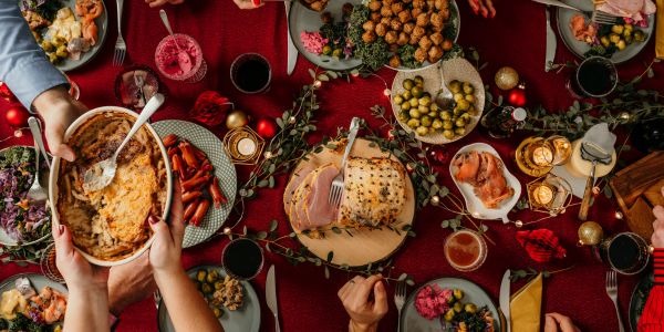 Cómo evitar las digestiones pesadas en Navidad: guía práctica y natural